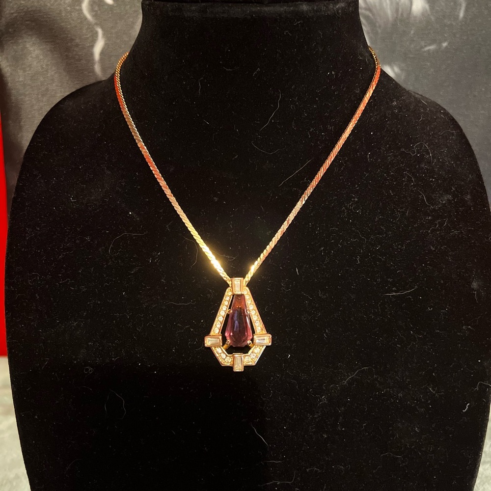 Christian Dior Elegant Gold and Purple Pendant necklace like new - Picture 3 of 8